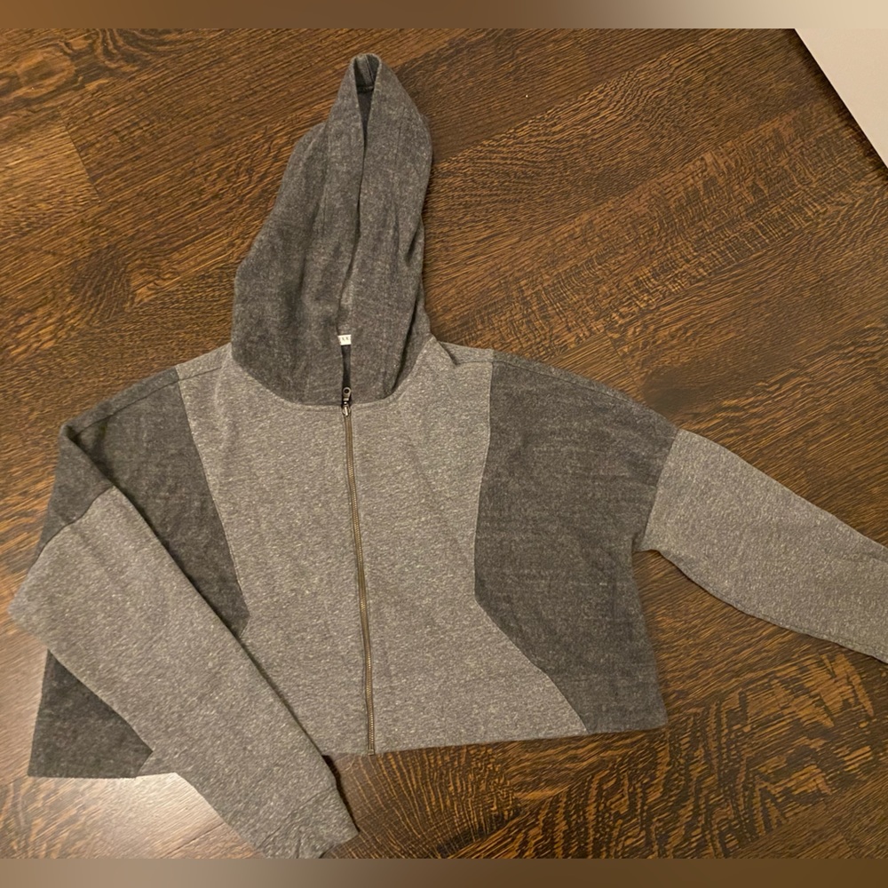 Cropped Bella luxx grey zip hoodie